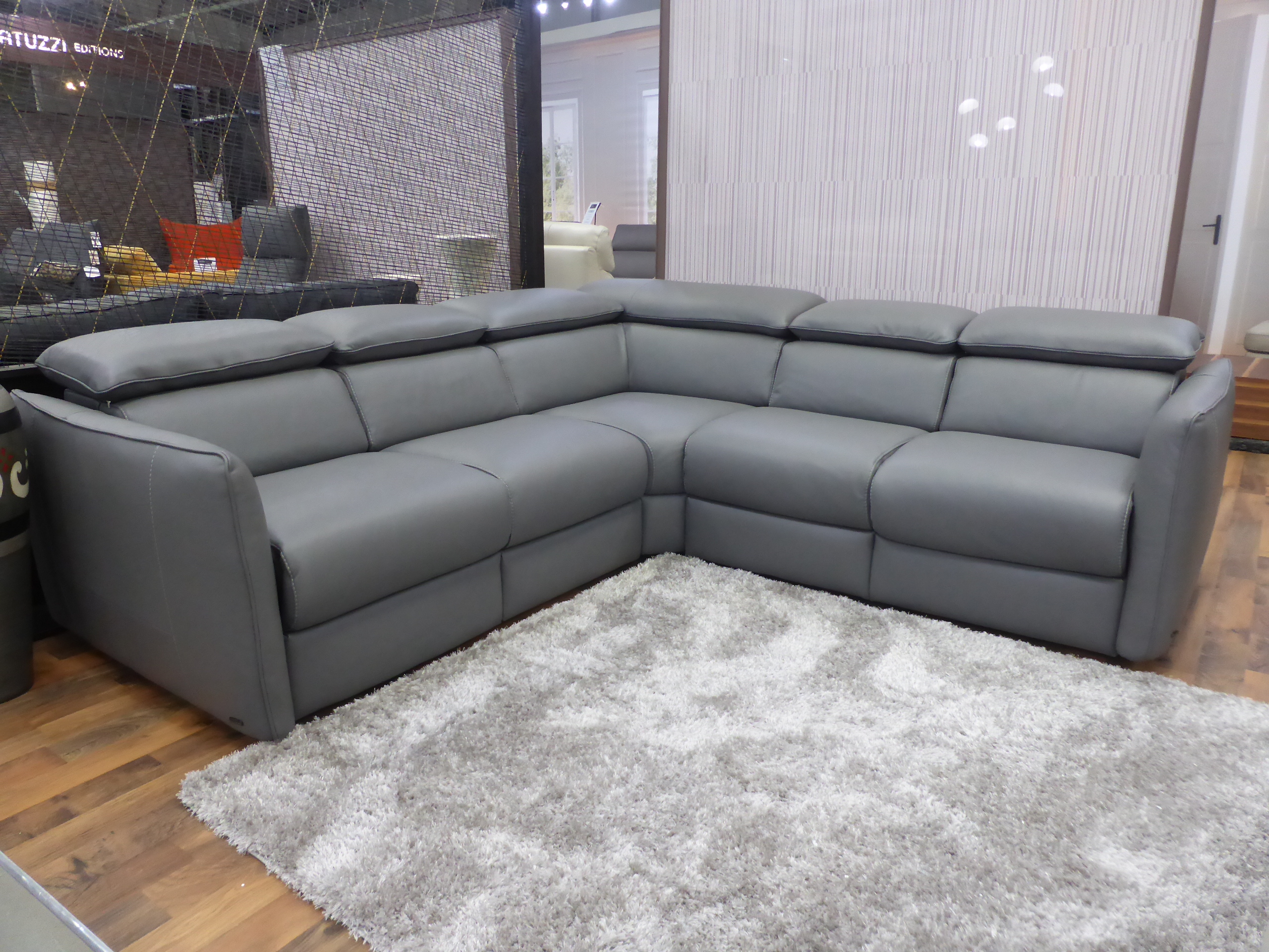 leather corner sofa natuzzi