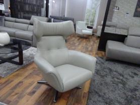 Volante Pirno soft high grade leather swivel statement chair