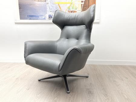 Volante Pirno soft high grade leather swivel statement chair