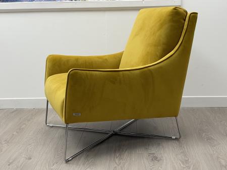 Natuzzi Calabria/Regina Occasional chair in beautiful yellow velvet