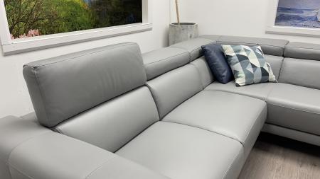 Natuzzi C106 Tranquillita Grey Leather R/H power reclining corner sofa
